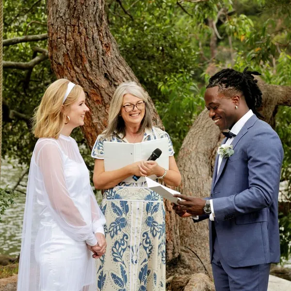 Mel Lindsay Celebrant